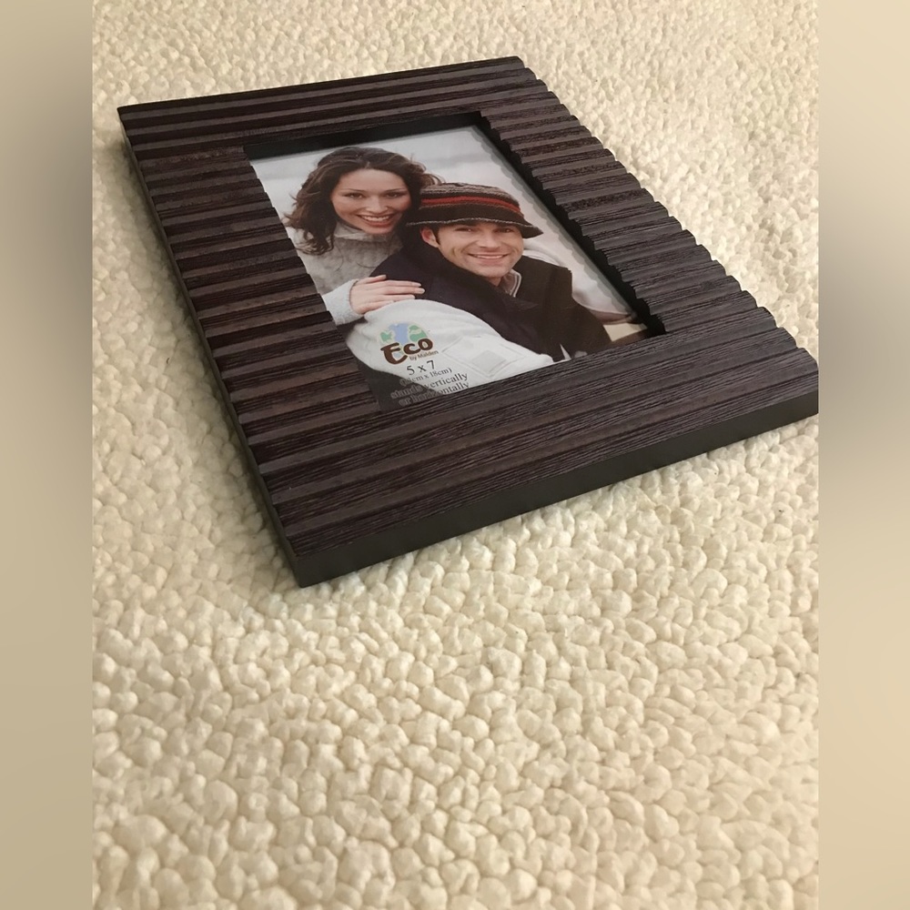Eco by Malden 5 x 7 Wood Photo Frame NWT
Picture Photo Wood Frame Decor - Picture 2 of 11